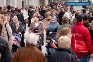 At home in modern Germany: Turkish mothers on Kurfürstendamm in Berlin